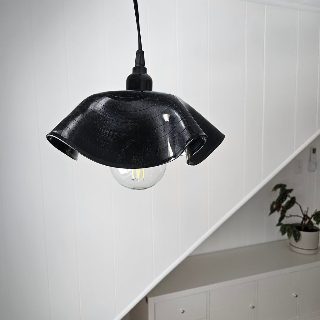 Luminaire suspendu en vinyle recyclé – 12 pouces
