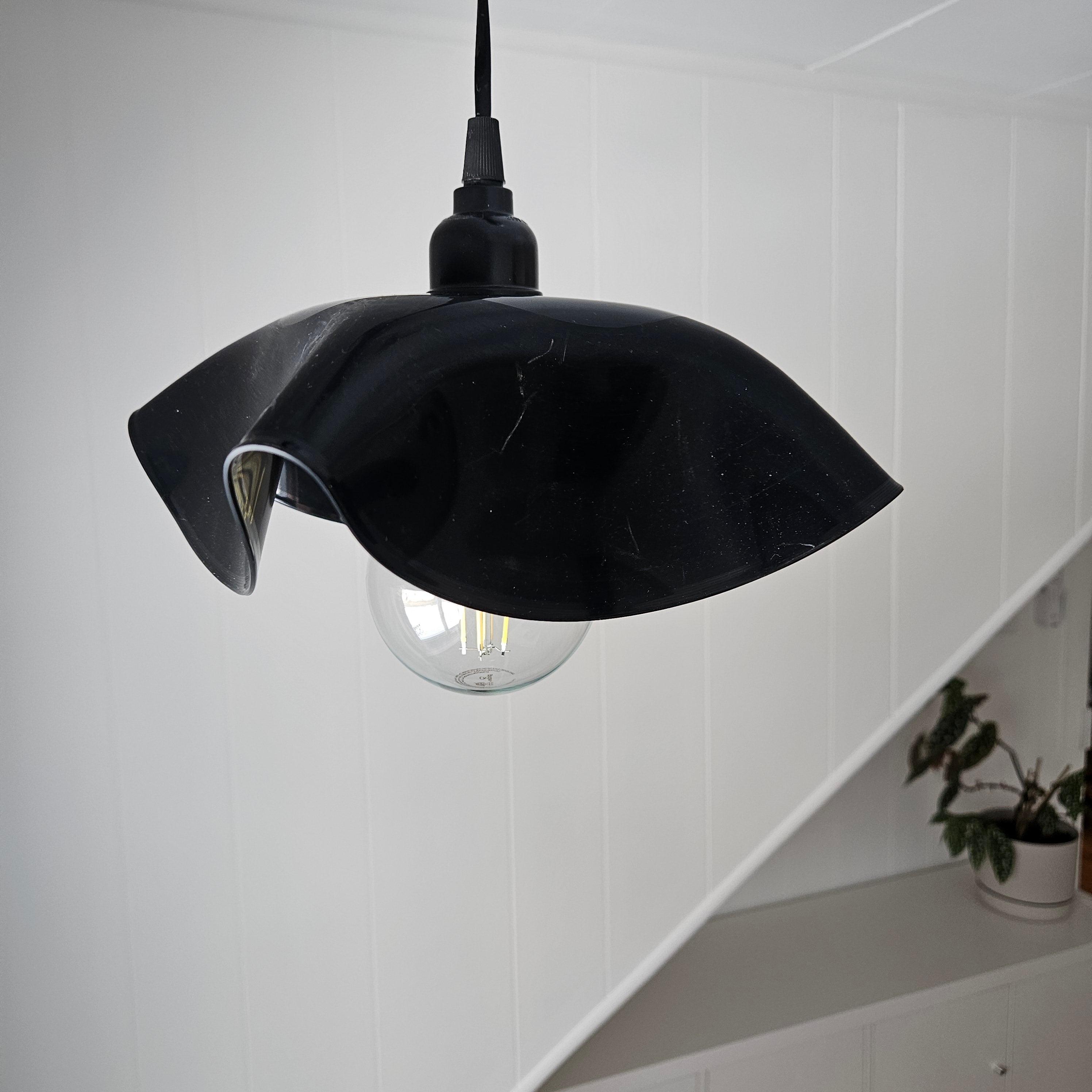 Luminaire suspendu en vinyle recyclé – 12 pouces