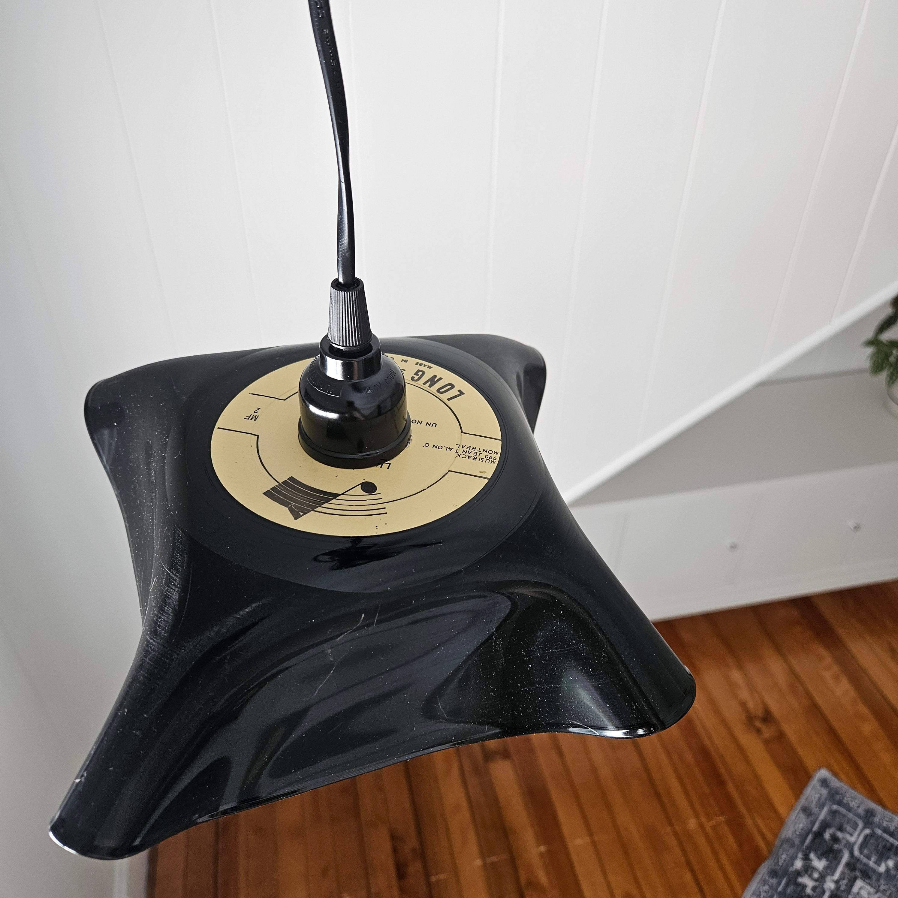 Luminaire suspendu en vinyle recyclé – 12 pouces
