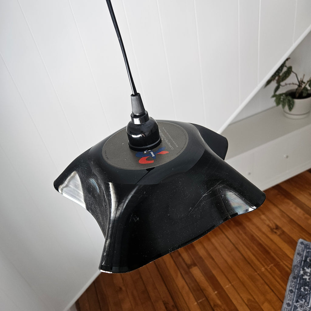 Luminaire suspendu en vinyle recyclé – 12 pouces