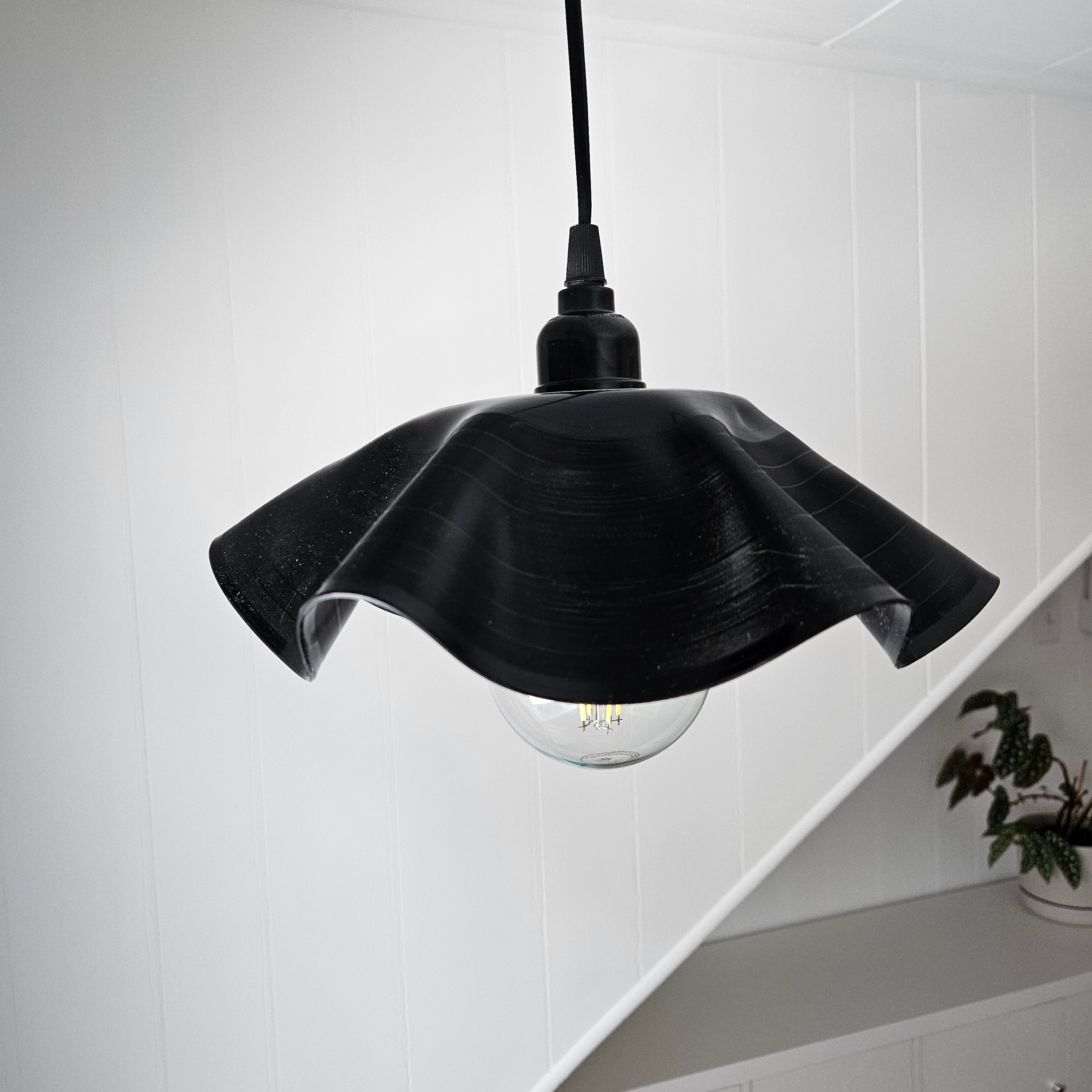 Luminaire suspendu en vinyle recyclé – 12 pouces
