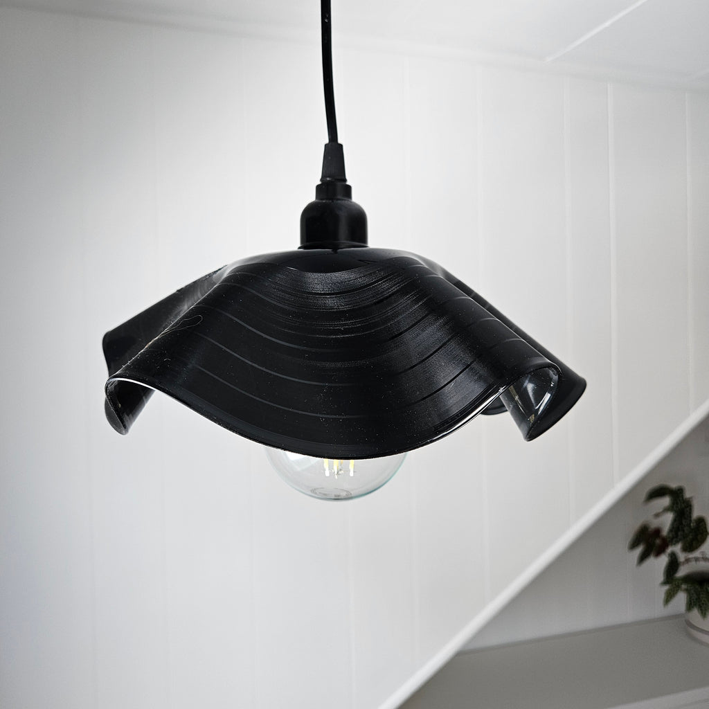Luminaire suspendu en vinyle recyclé – 12 pouces